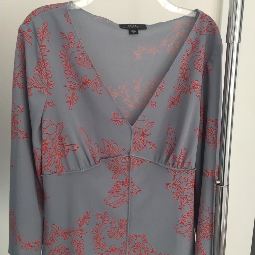 🌷Vintage BCBG Maxazria Plunge Neck Blouse